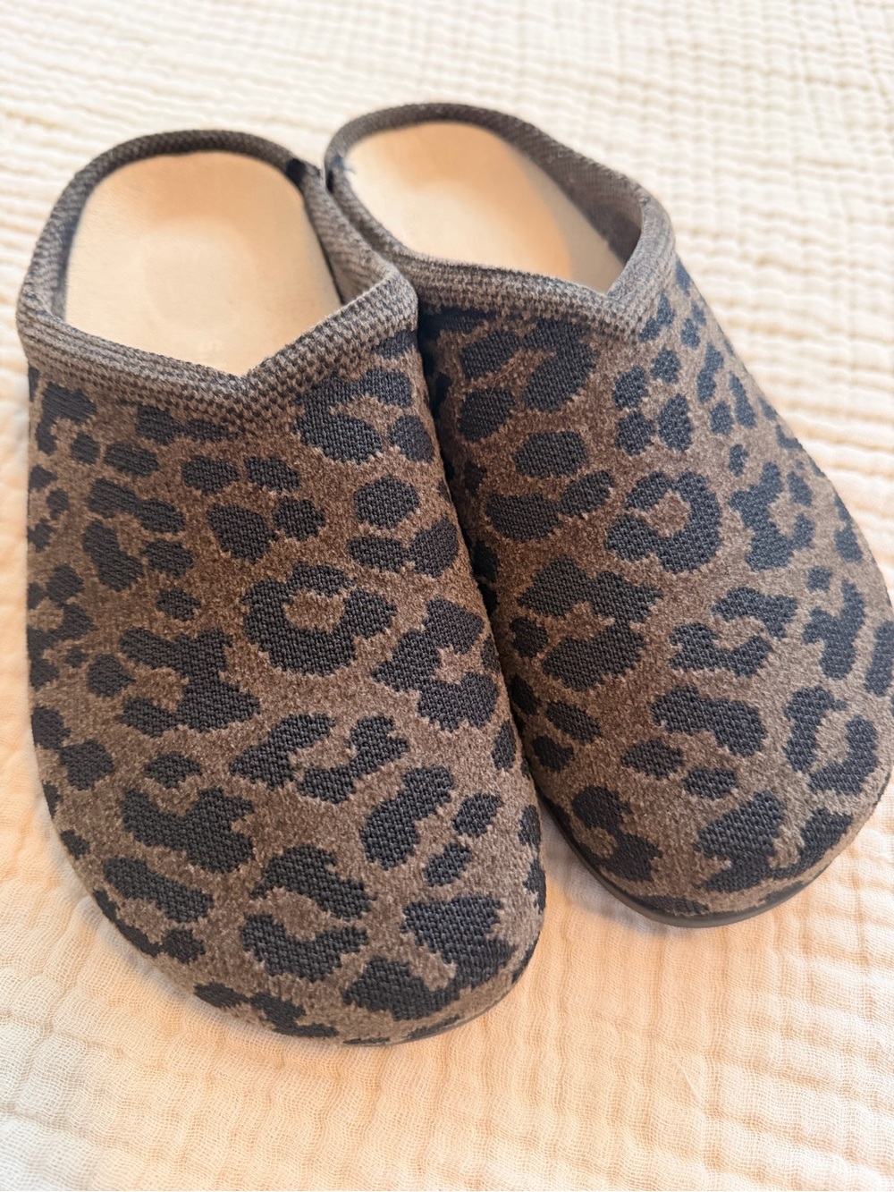 Rothy’s ReVelvet Casual Clog - Brown Leopard Print - Women’s size 9 - Picture 2 of 8